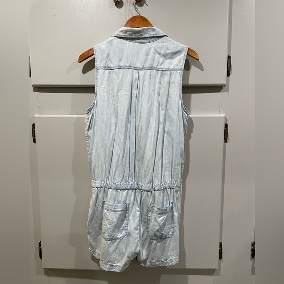 Cloth & Stone Chambray Romper size Medium - Picture 3 of 4